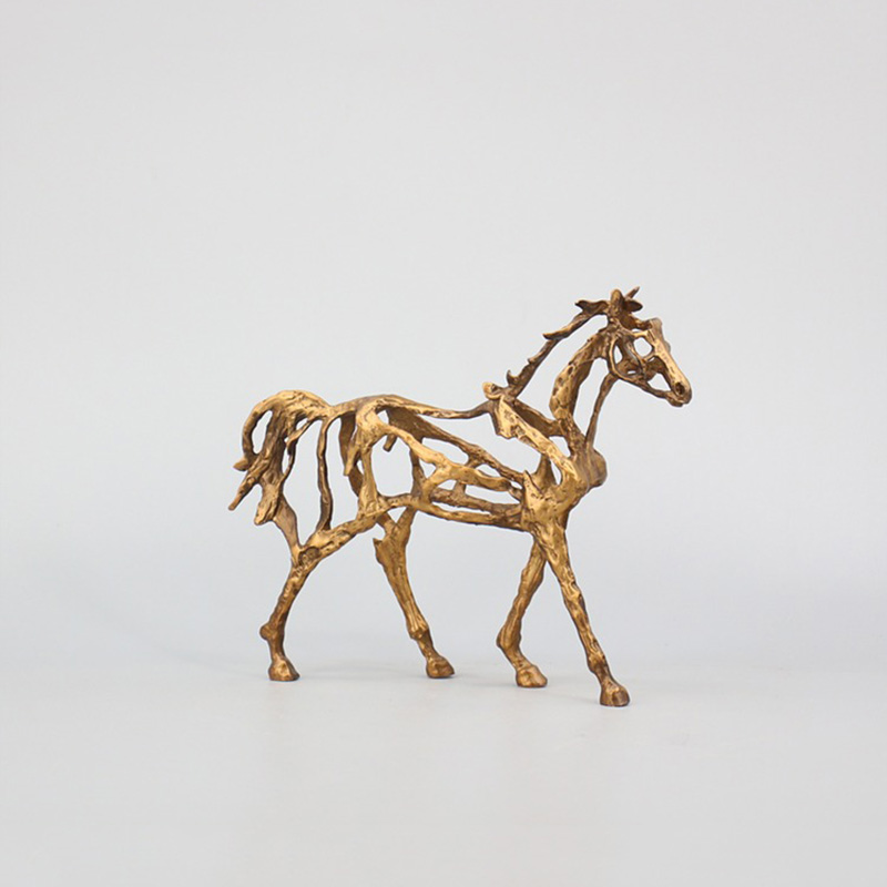 arklio siuolaikiska moderni figura statula statulele modelis figura biure ant stalo meniska metaline aukso spalvos geltona verslo dovanos bosui sefui vadovui direktoriui 